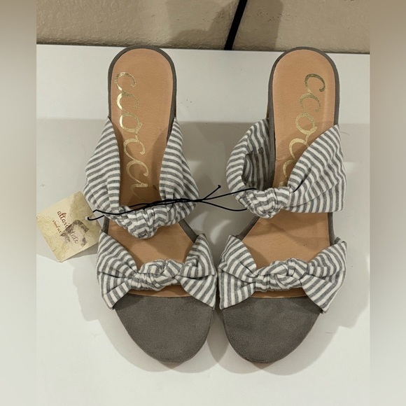NWT Altar’d State CCOCCI Honey Gray White Stripe Knotted Block Heel Sand… - Picture 2 of 8